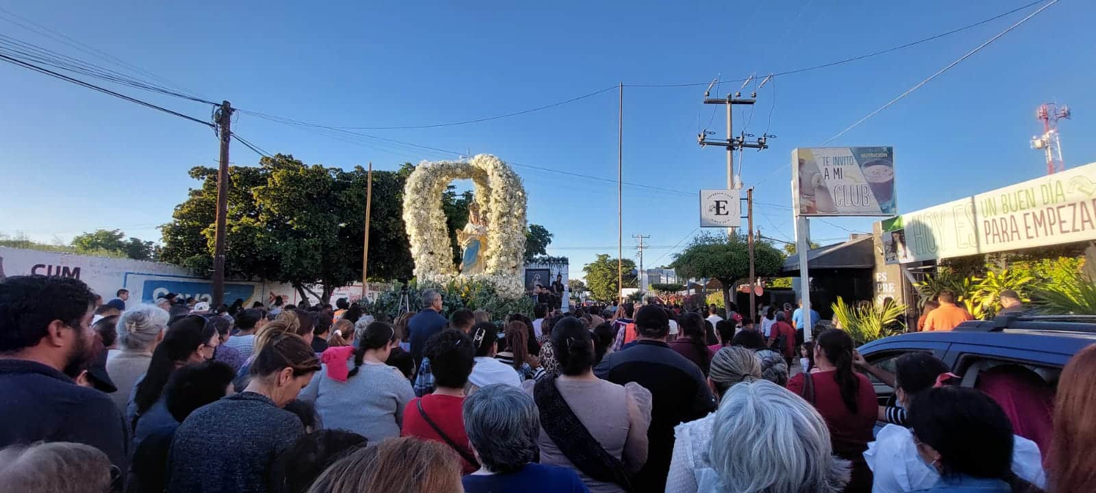 ¡Una bendición de amor! Baja Virgen del Rosario para bendecir a los guasavenses