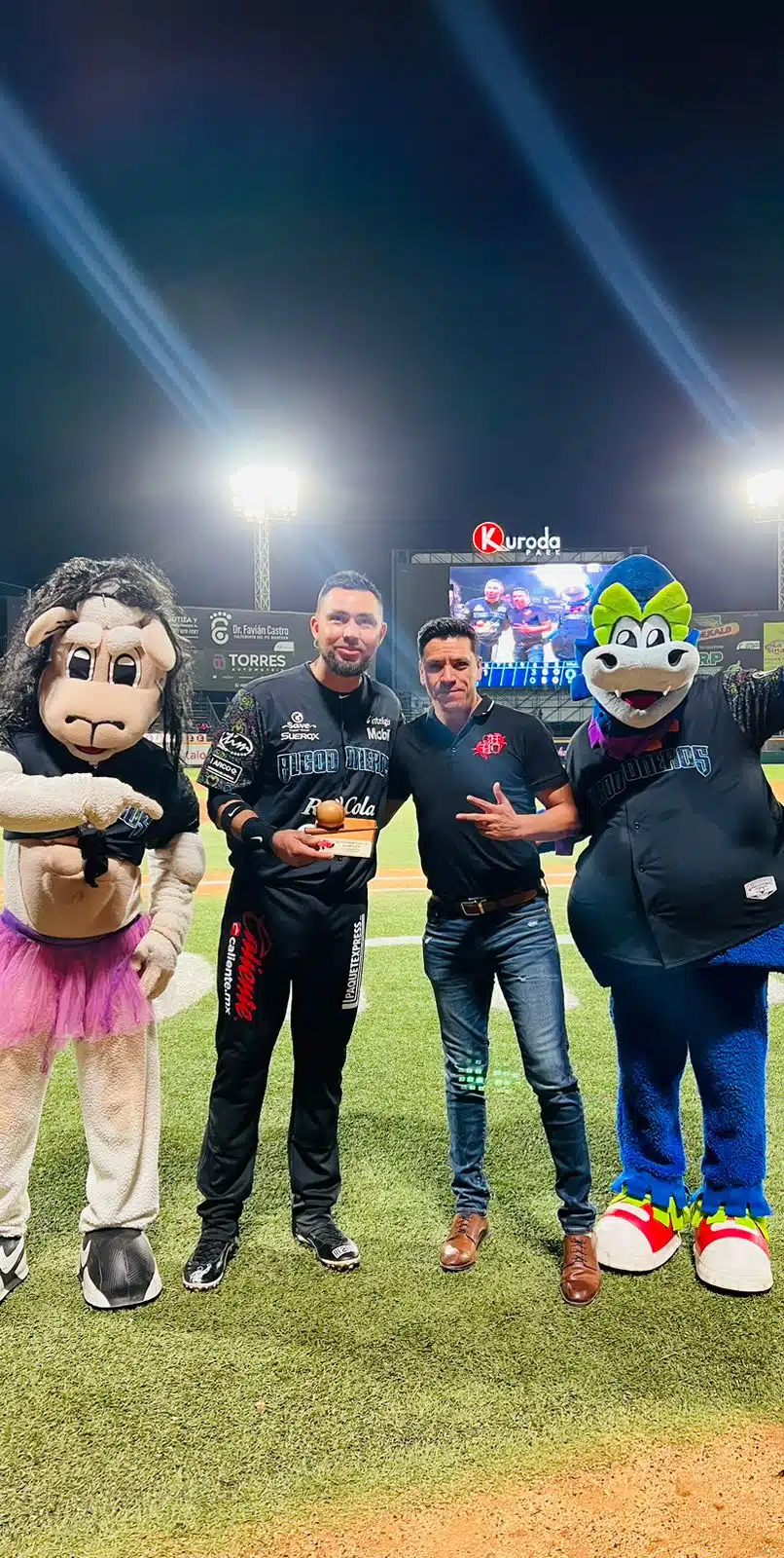 VIDEO: ¡Llegó el primero! Jesse Castillo es reconocido por la afición y La Mera Jefa como el MVP de Algodoneros