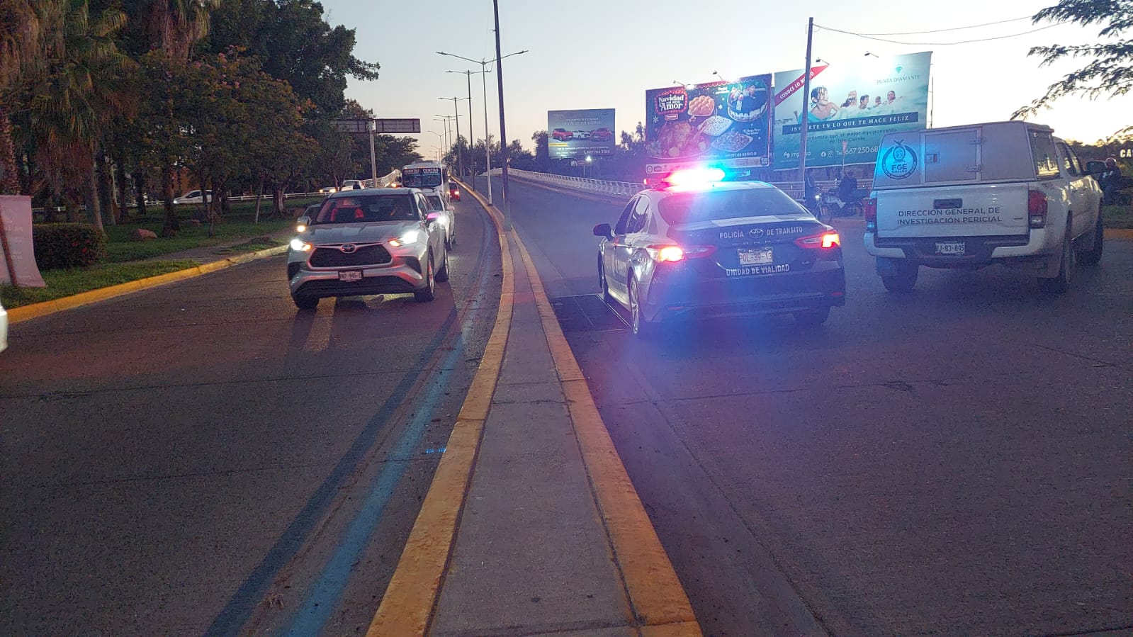 ¡Por accidente! Colapsa tráfico en el Desarrollo Urbano Tres Ríos en Culiacán