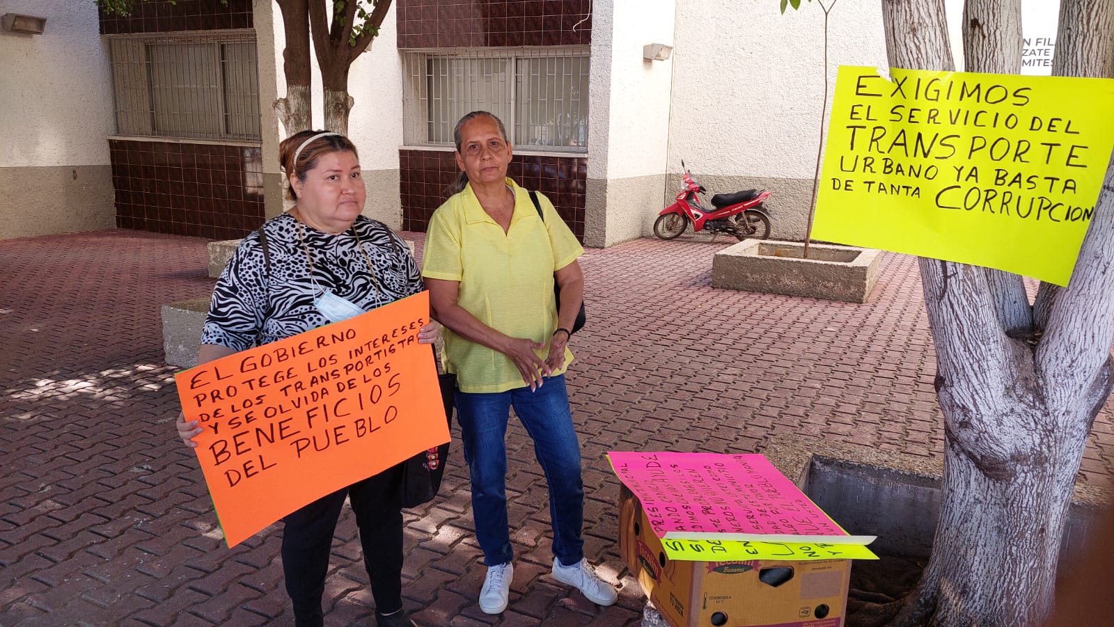 Manifestación por transporte urbano en Guamúchil