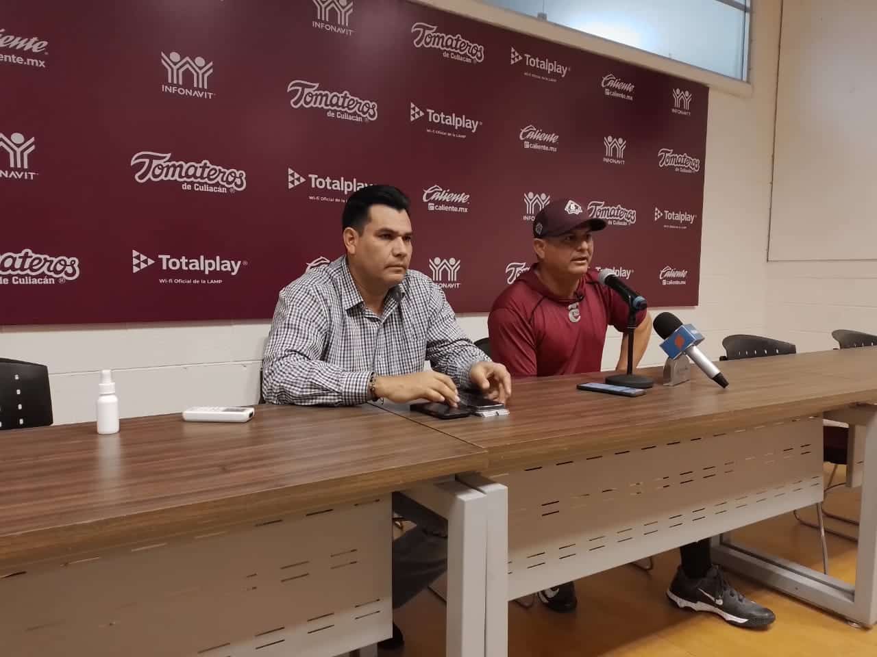 jugadores de tomateros