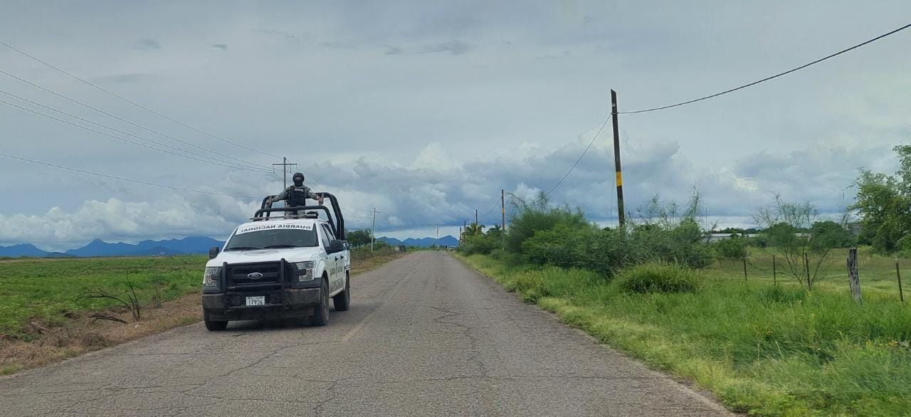 ¡Le pusieron un cuatro! Usan a mujer y niño para despojar un vehículo en Guasave