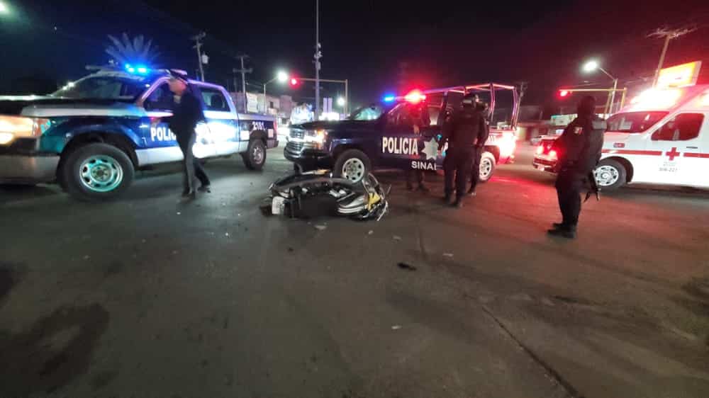 ¡Los planes de Ángel cambiaron! Viajaba en su moto cuando lo arroyaron en el sector Barrancos de Culiacán (2)