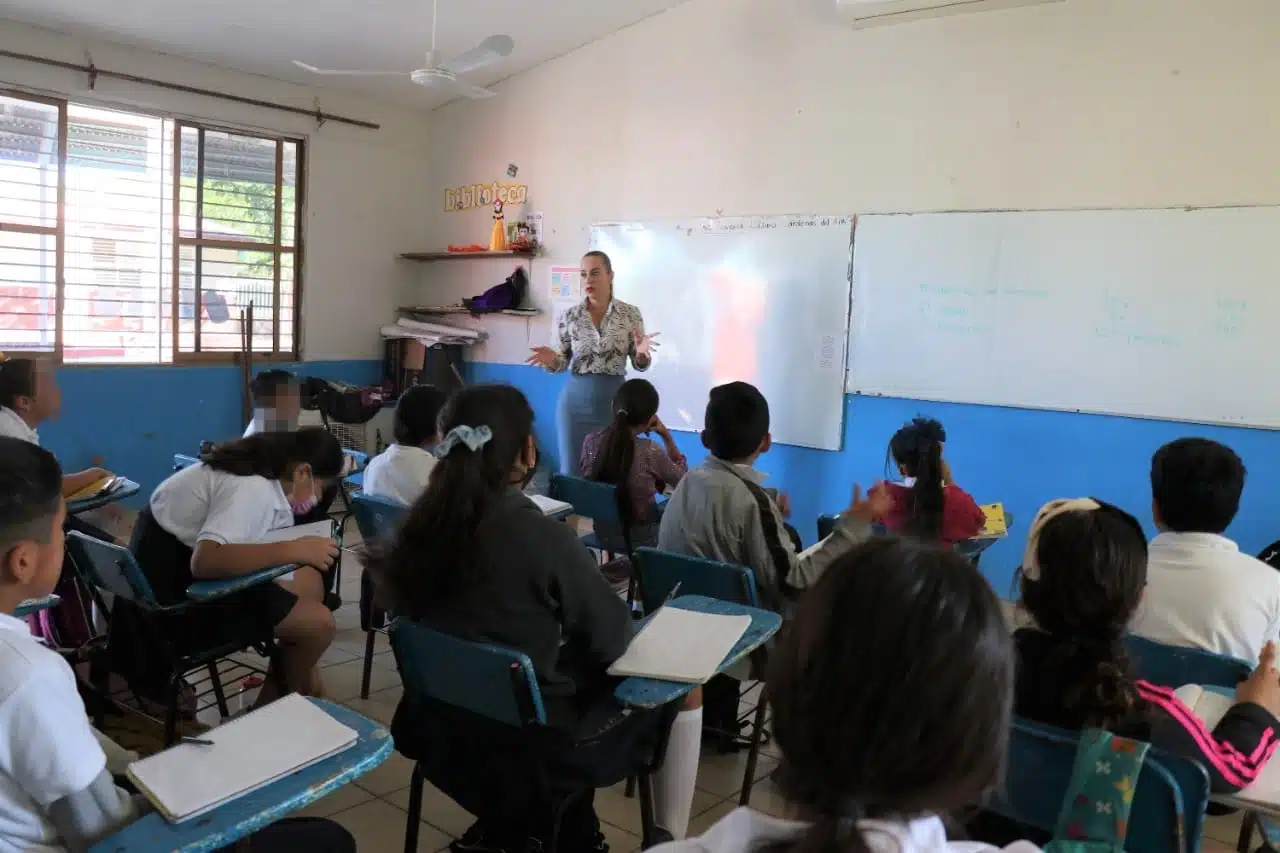 ¡Que aprendan desde pequeños! Jumapam imparte charlas en primarias de Mazatlán (2)