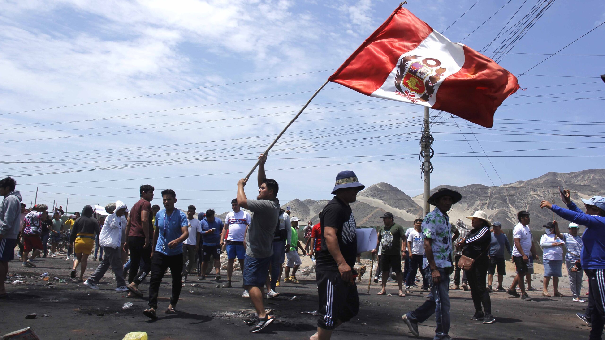 Aumenta a 26 el número de muertos durante manifestaciones en Perú