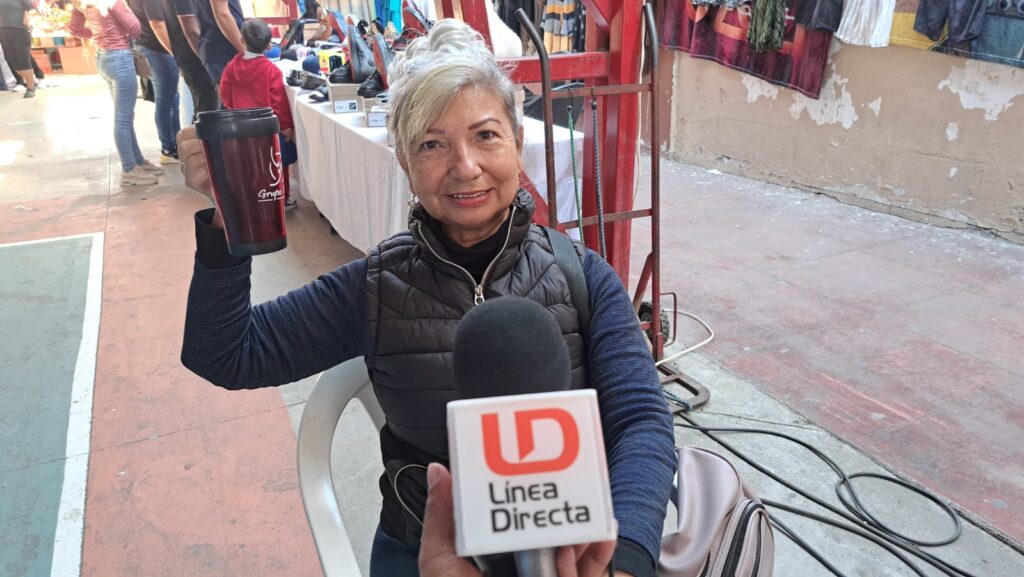 Vendedores en el tianguis de la colonia Juárez en Mazatlán