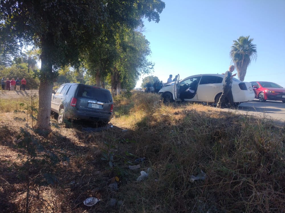 Choque de autos en Tamazula, Guasave