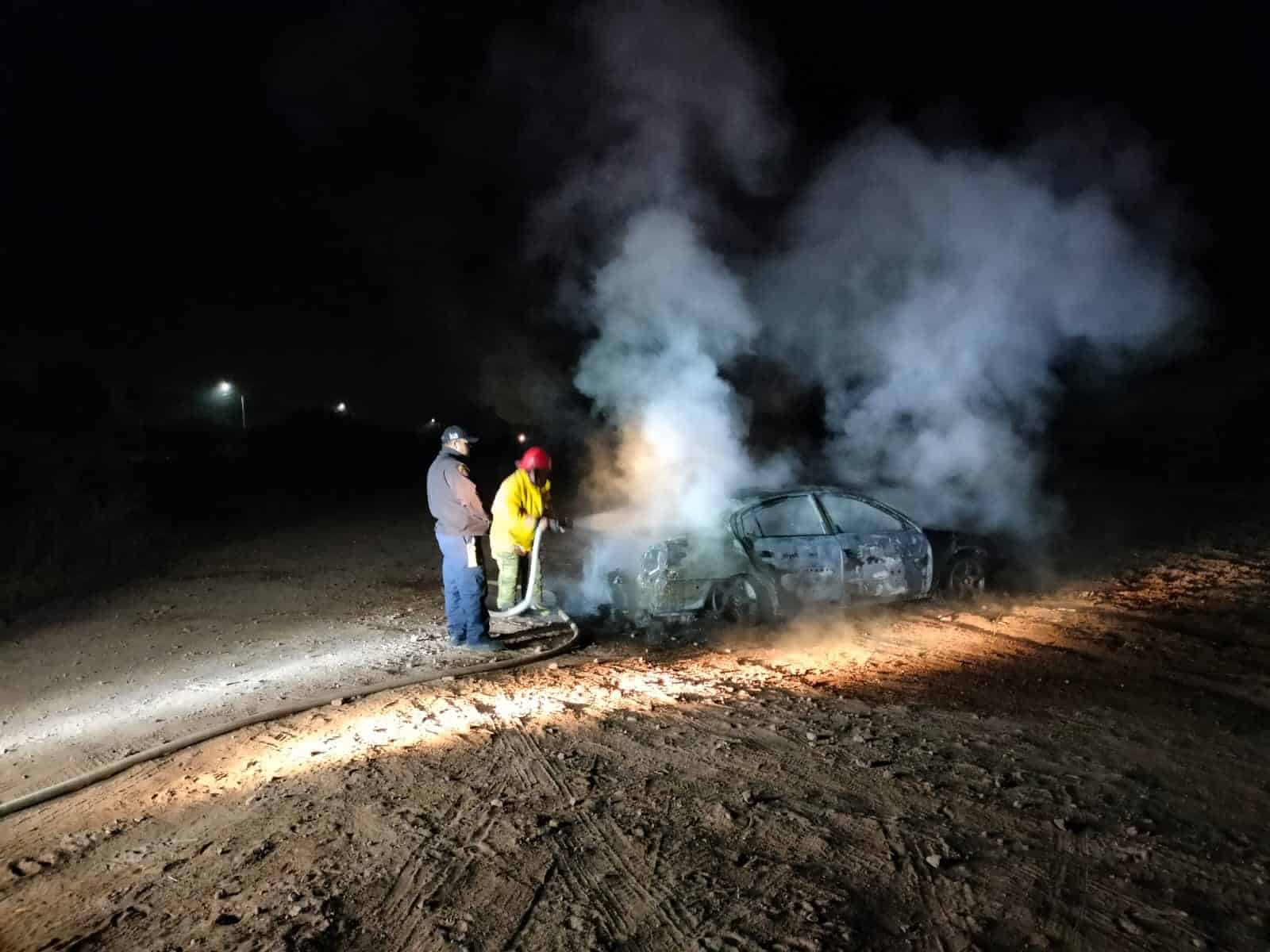 Se incendia vehículo en Ahome
