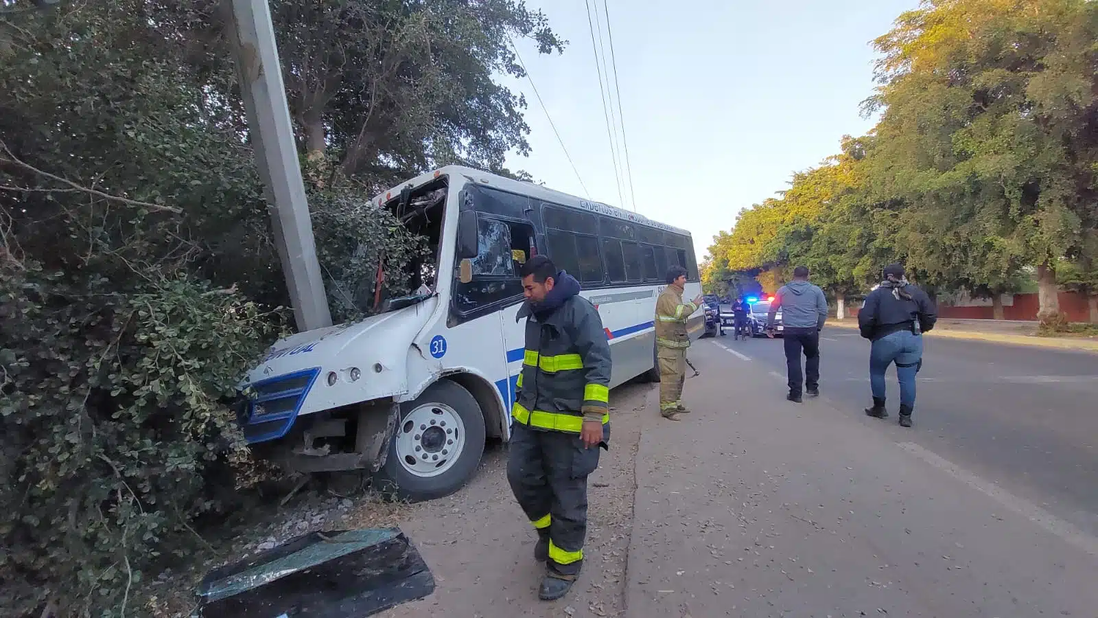 Accidente camión Navolato CFE