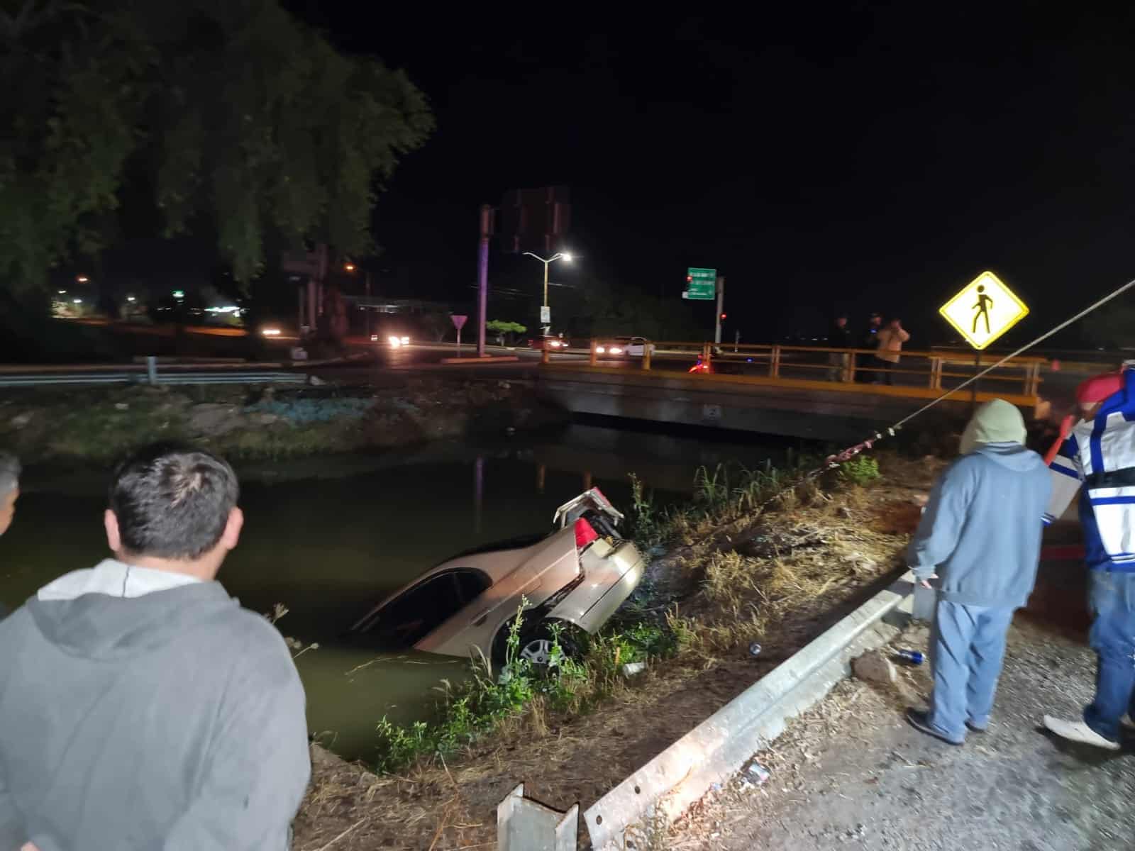 Accidente canalazo Compuertas Ahome