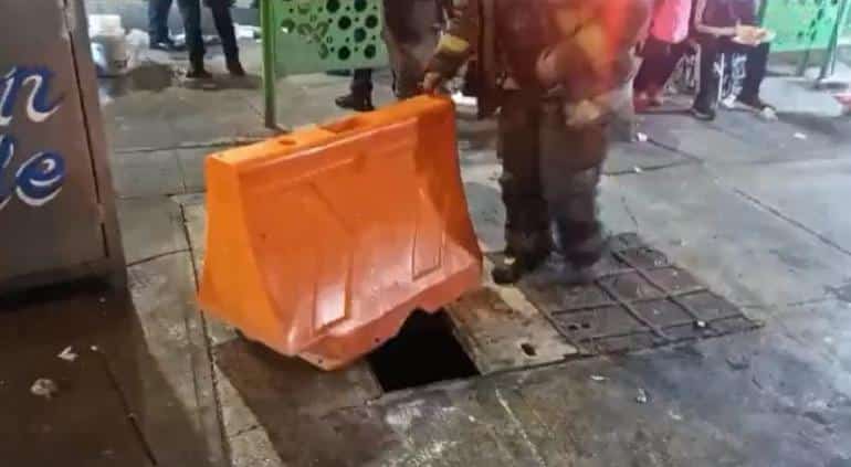 Niña de 5 años cae a registro de teléfono público; sufrió fuertes golpes