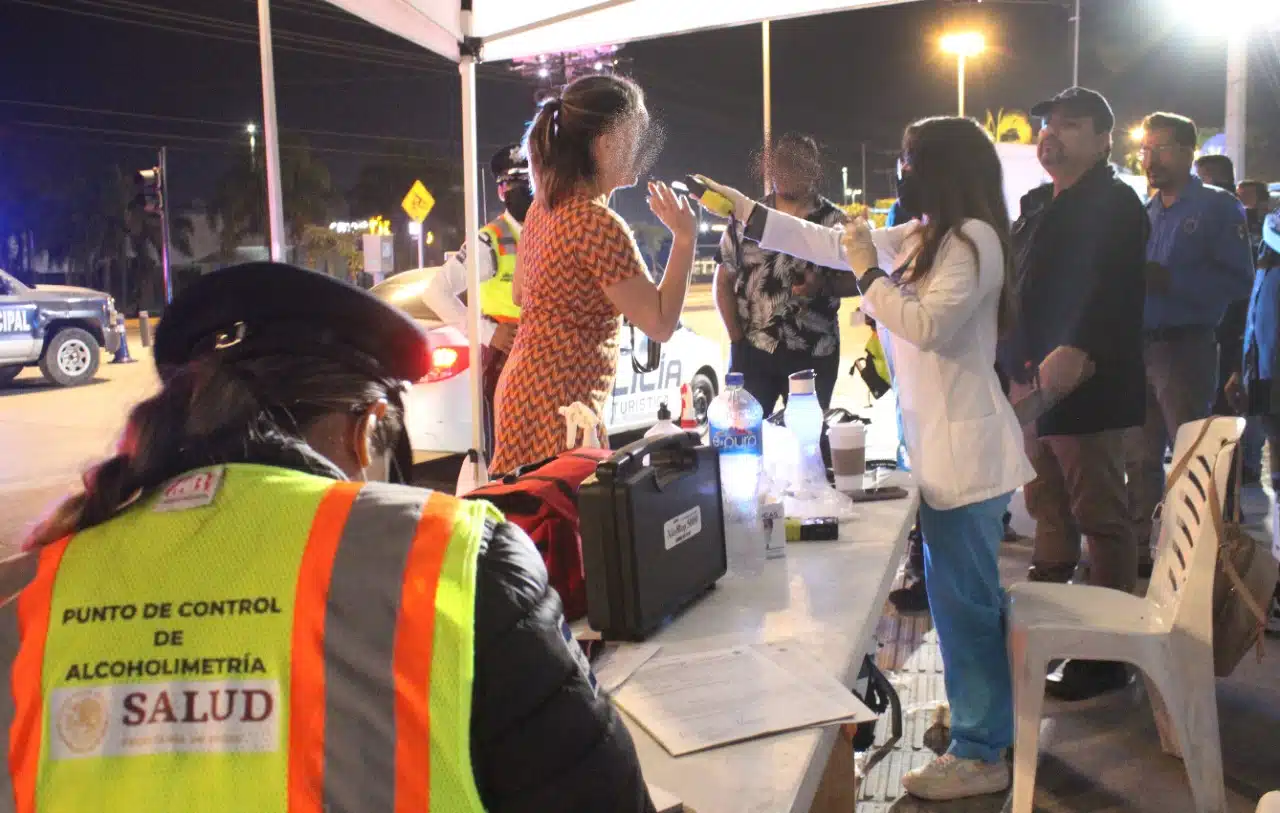 Tránsito sancionó a 29 personas en el Alcoholímetro en Mazatlán: Camacho