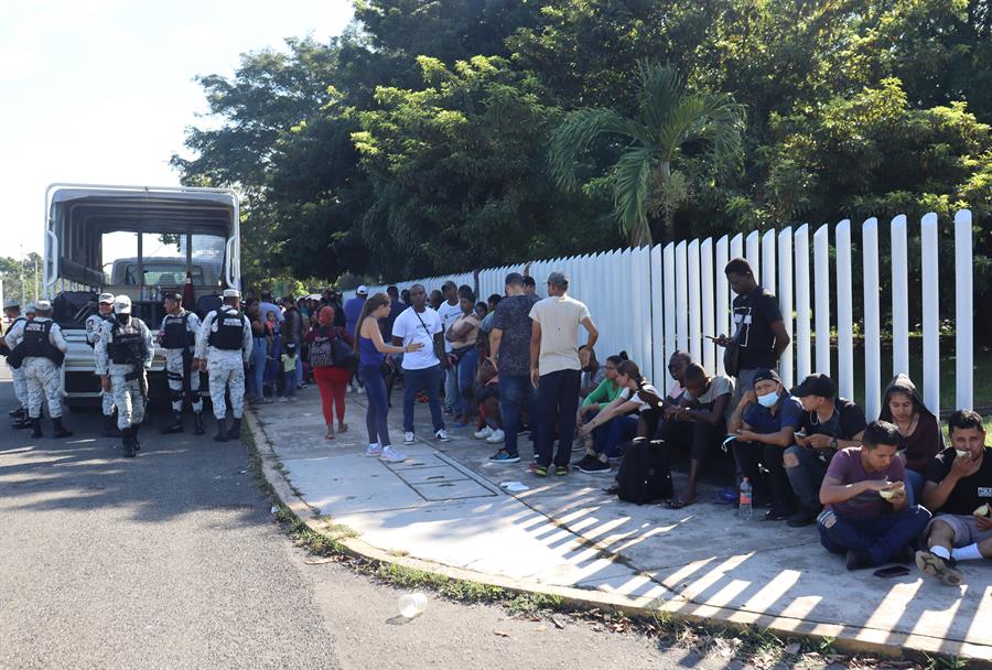 Alista Estados Unidos albergues para migrantes tras fin del Título 42