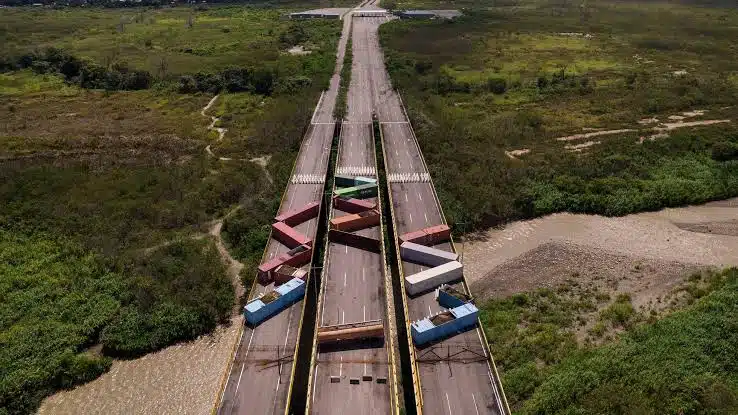 Anuncian apertura de fronteras en Venezuela a partir de enero