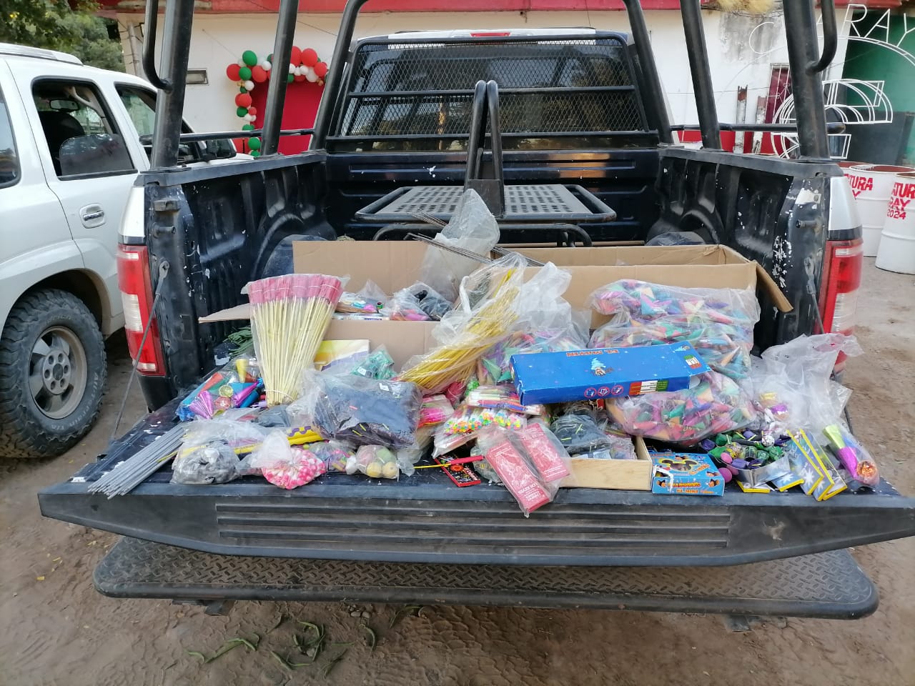 Aseguran 95 kilos de pirotecnia en El Fuerte (3)