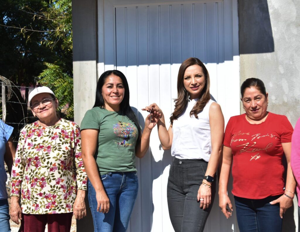 Aterrizan dos apoyos para vivienda del programa municipal en Mocorito (3)