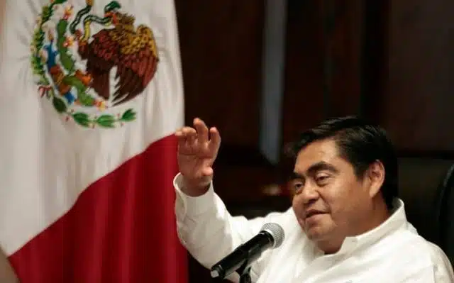 Diputado, senador, gobernador ¿Quién era Miguel Barbosa?, el mandatario de Puebla fallecido este martes