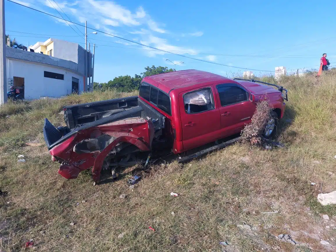 Camioneta Tacoma Accidente Mazatlán Policíaca