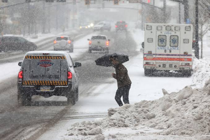 Cancelan vuelos en EU por fuertes tormentas invernales