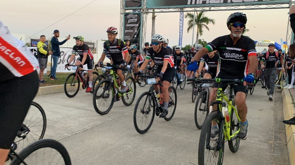 Ciclotour Mazatlán ciclistas México