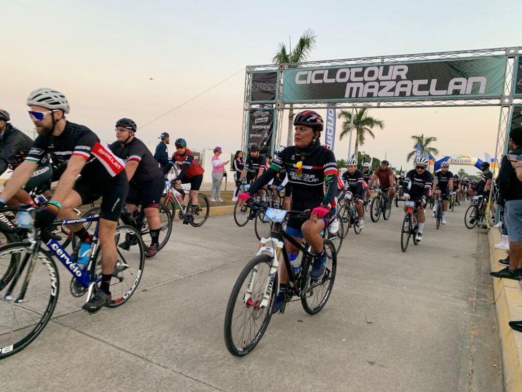 Ciclotour Mazatlán ciclistas México