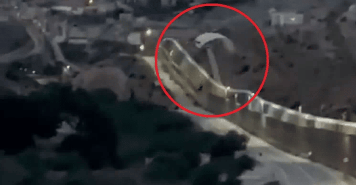 Con un parapente migrante vuela y logra cruzar valla fronteriza de España y Marruecos