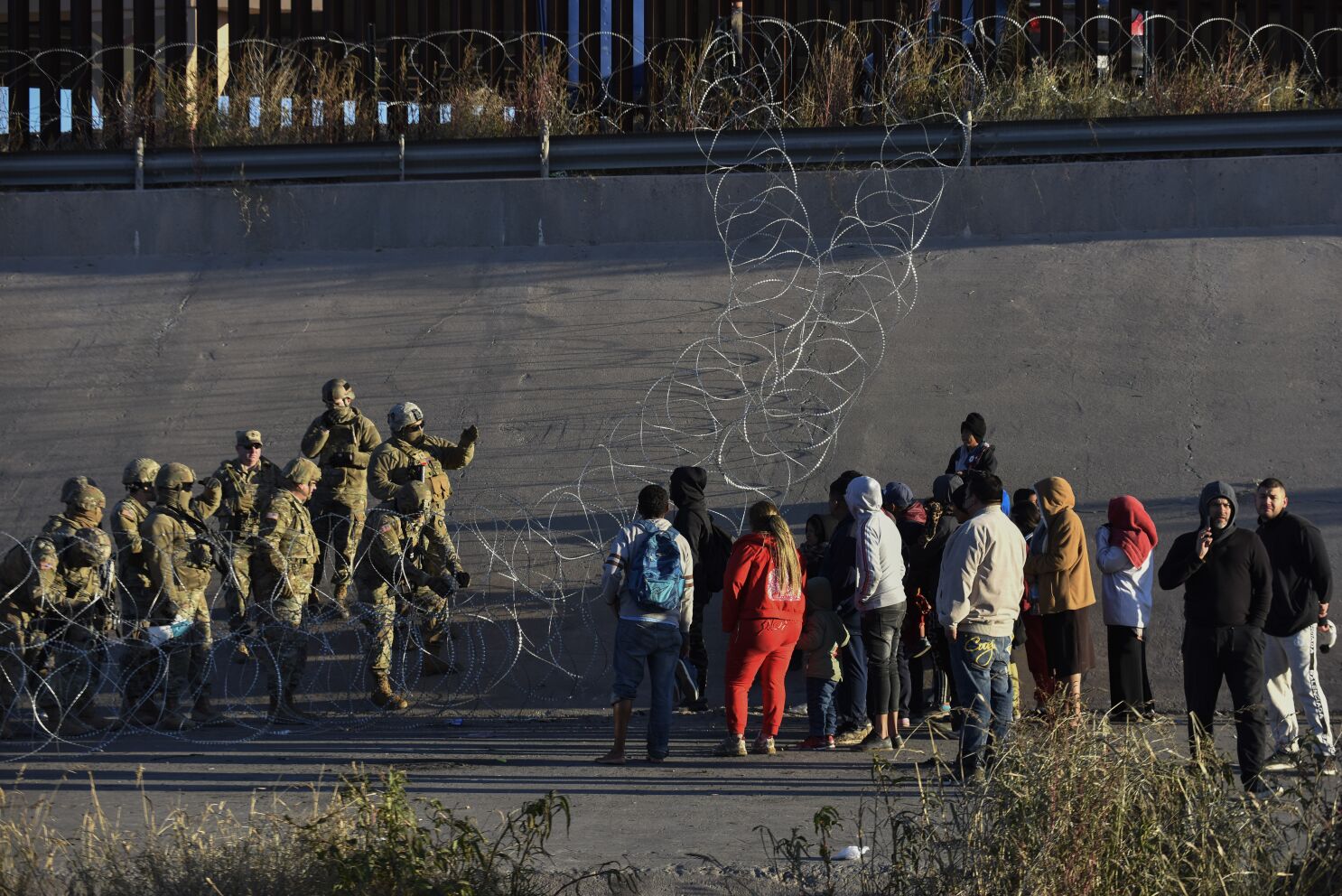Continuará EU con Título 42 que permite expulsar migrantes