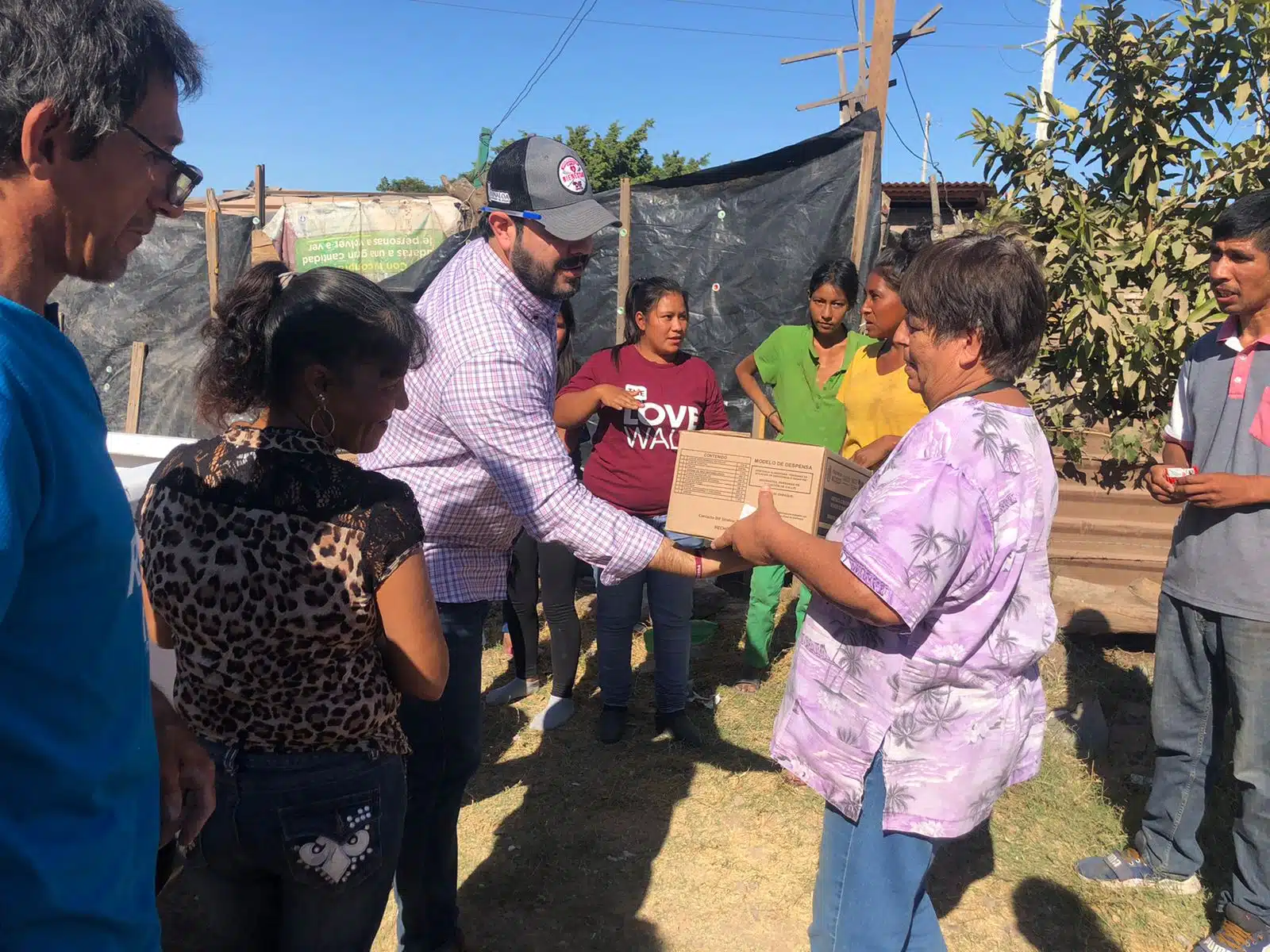 DIF Sinaloa apoya a familias muy humildes en Los Mochis 3