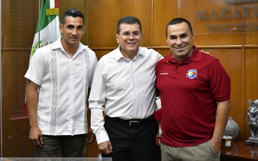 Édgar González Zataráin, Víctor Capaceta