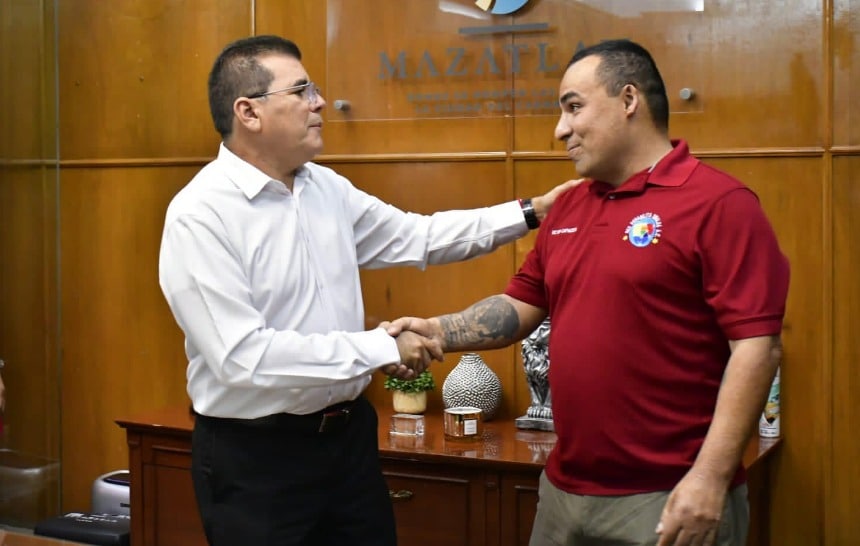 Édgar González Zataráin, Víctor Capaceta