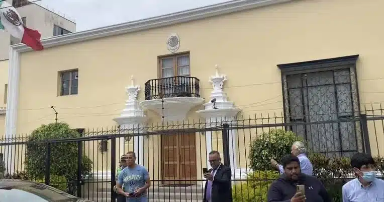 Embajada mexicana atiende a 250 connacionales en Perú