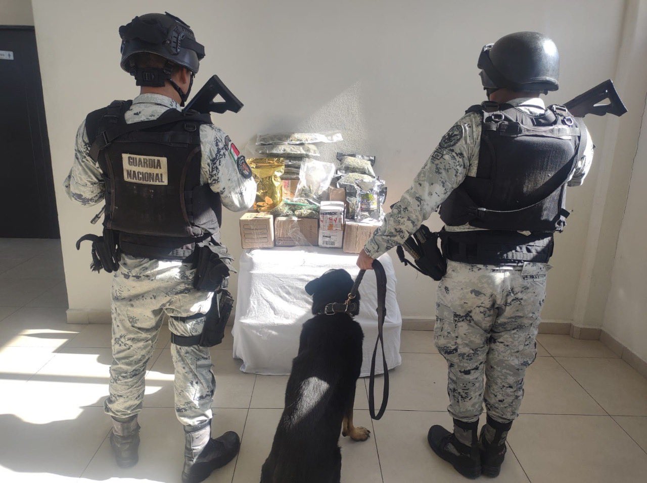 Guardia Nacional localiza paquetes con aparente marihuana en 11 entidades