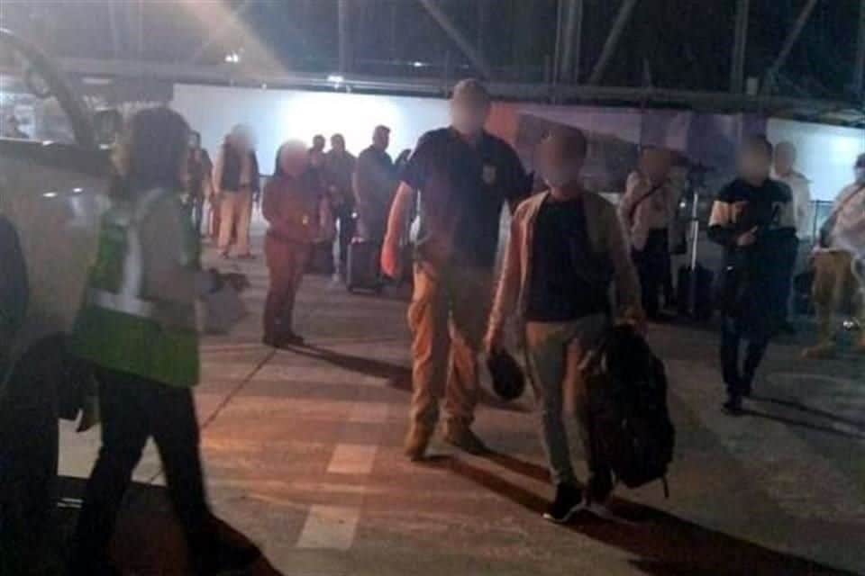 Identifican a 62 migrantes en Aeropuerto de Monterrey; se dirigían a Sonora