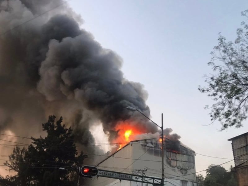 Incendio en bodega de Tepito