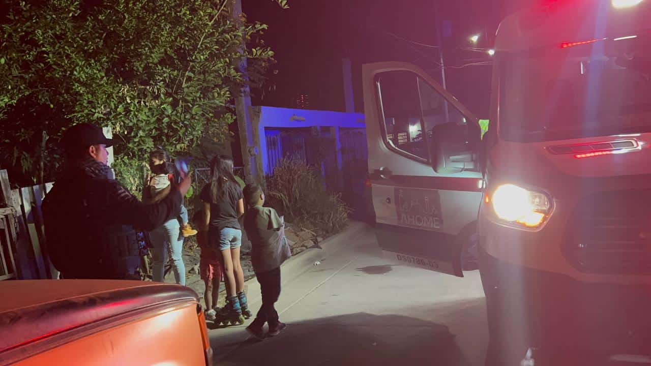 La madre del menor se percató de lo que ocurrió y rápidamente acudió al auxilio de su hijo