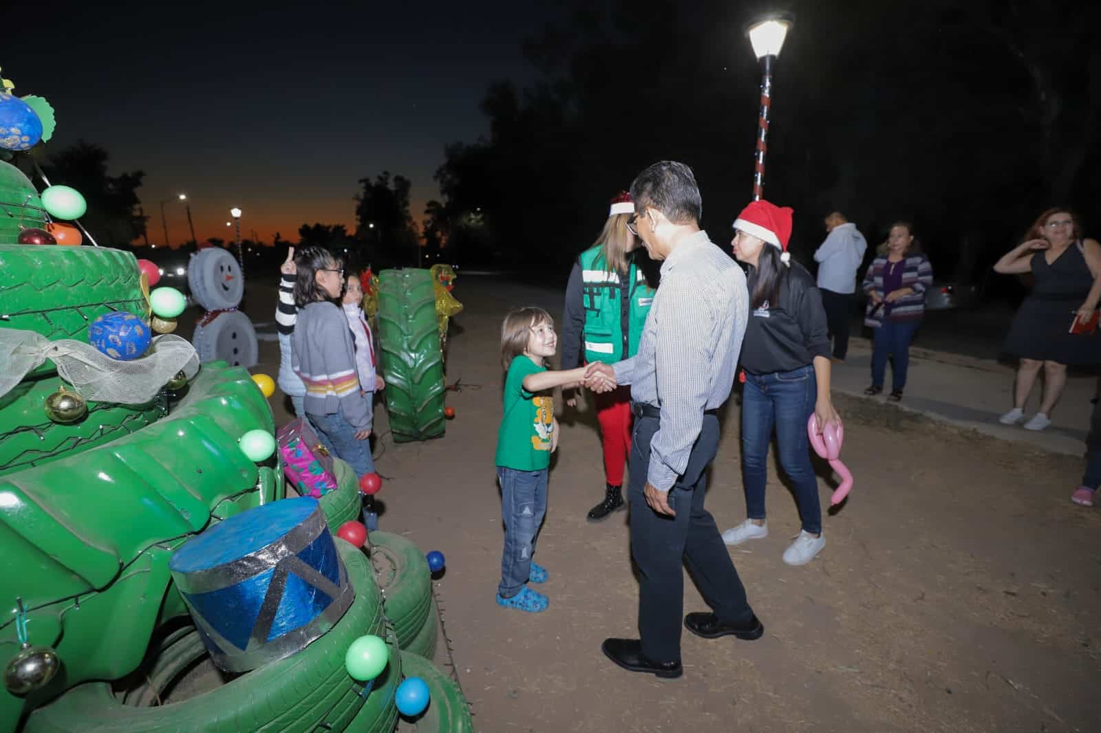Listos para la “selfie” navideña El parque lineal está listo para las familias y visitantes de Guasave (4)