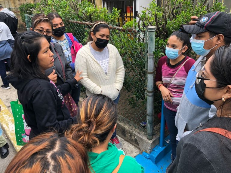 Maestra golpea a niños en Tamaulipas