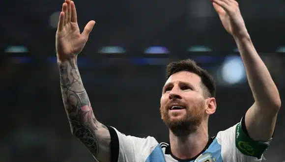 Messi celebra el triunfo ante Australia