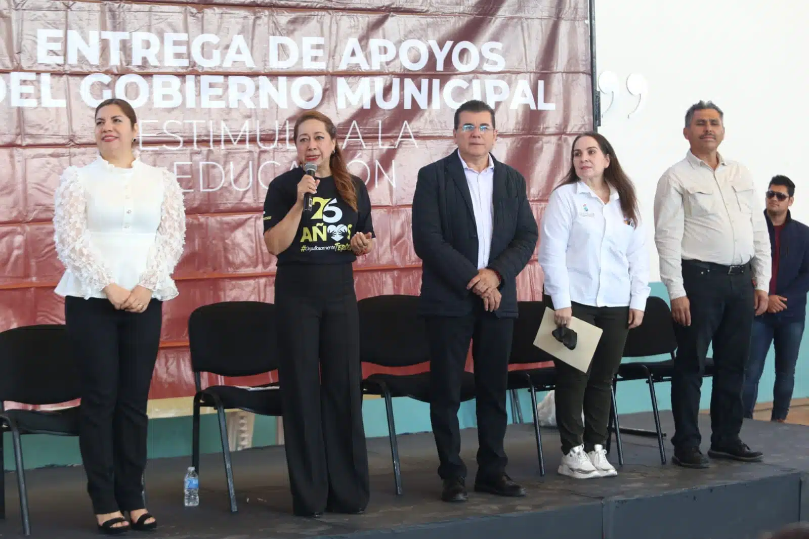 Pago de becas Mazatlán Alcalde Édgar González Zataráin