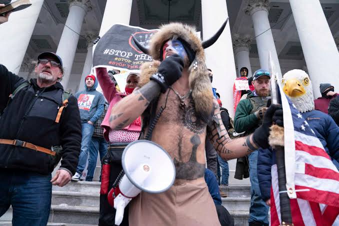 Pedirán tres cargos penales en contra de Trump por el asalto al capitolio