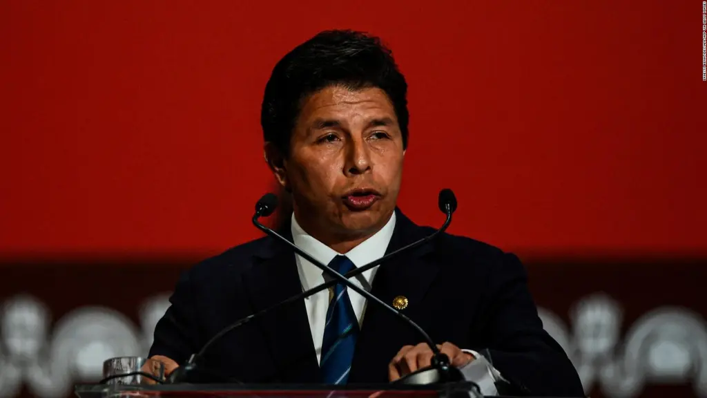 Última hora: Presidente de Perú anuncia disolución temporal del Congreso; habrá toque de queda