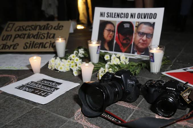 Periodistas afectados.