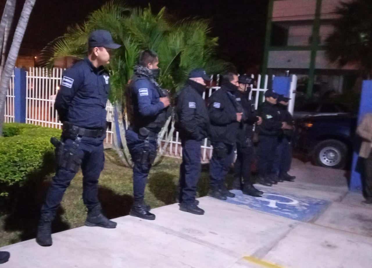 Policías