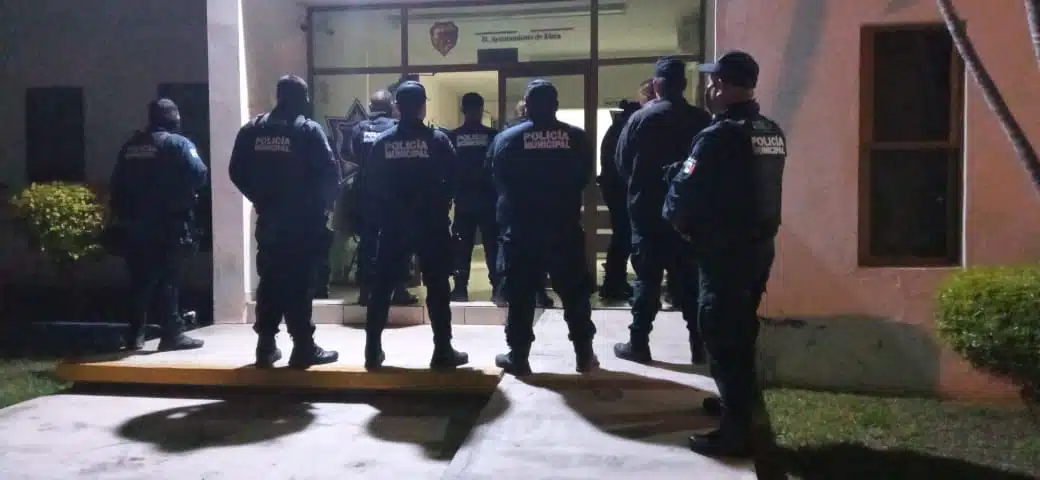 Protestan policías de Elota contra alcaldesa Ana Karen Val