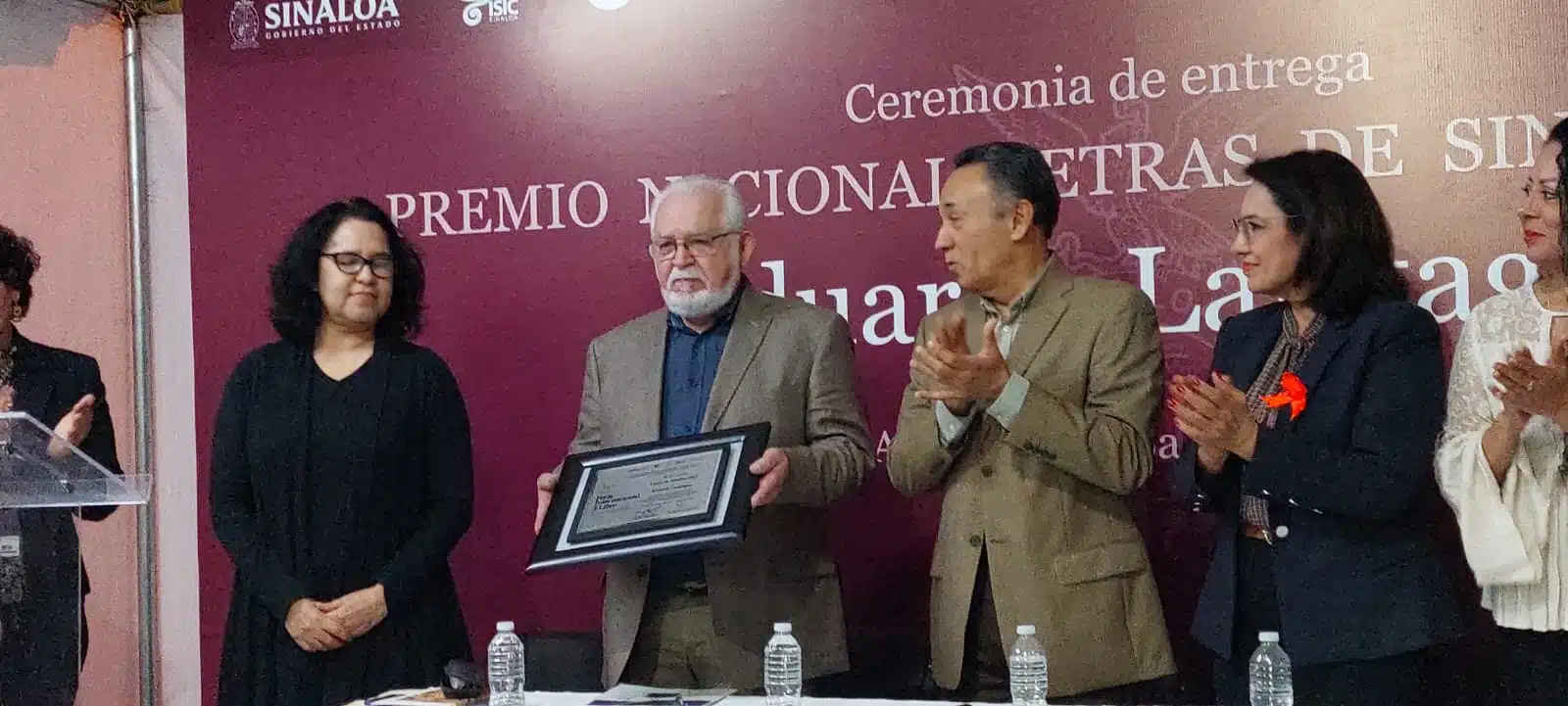 Recibe Premio Nacional Letras de Sinaloa 2022 el escritor Eduardo Langagne