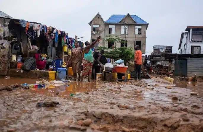 Reportan 137 muertos tras inundaciones en el Congo