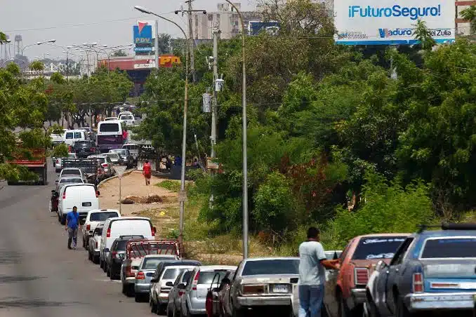 Reportan desabastecimiento de gasolina en Venezuela