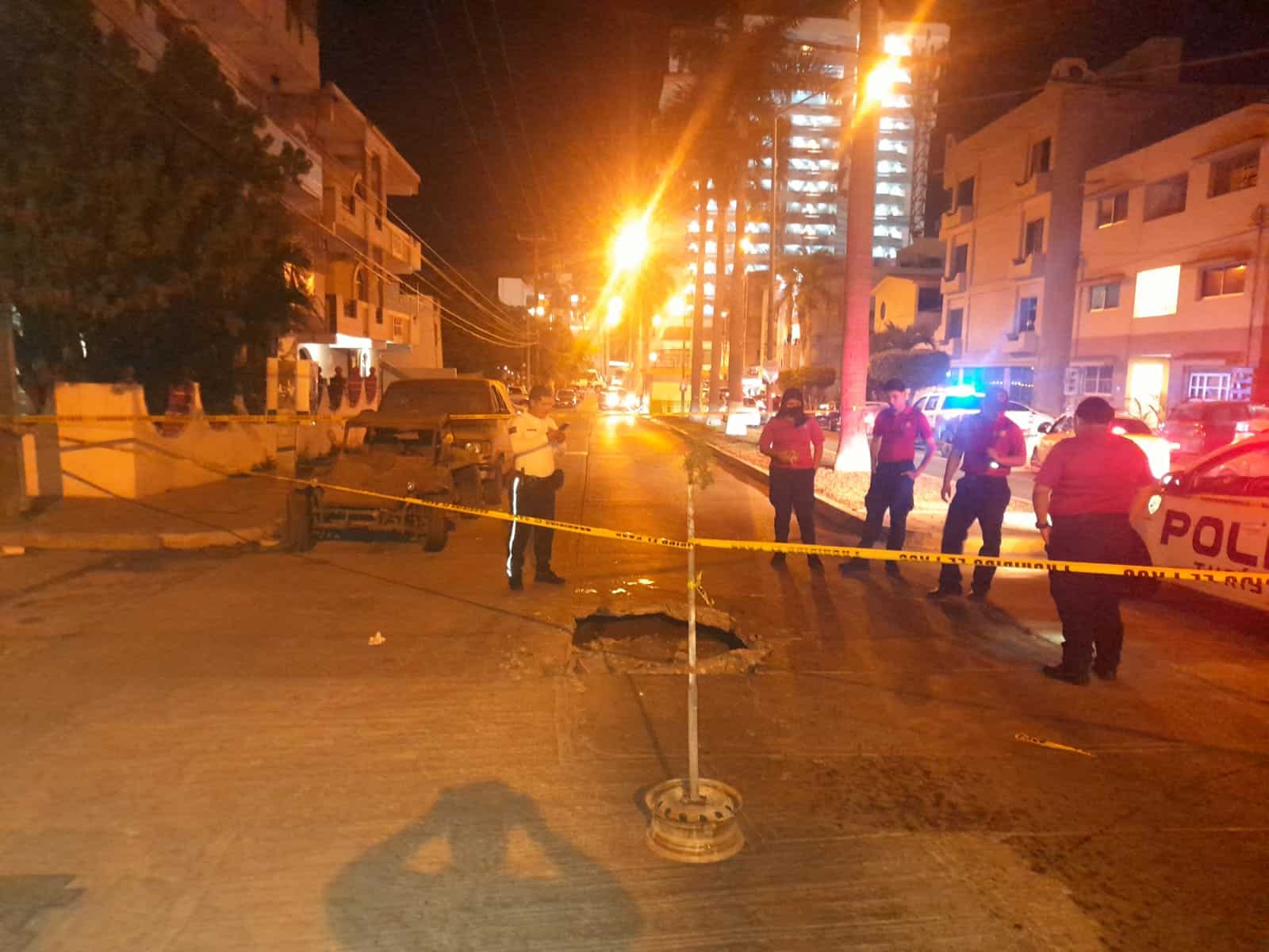 Se forma socavón y cierran vialidad en el Fraccionamiento El Dorado de Mazatlán