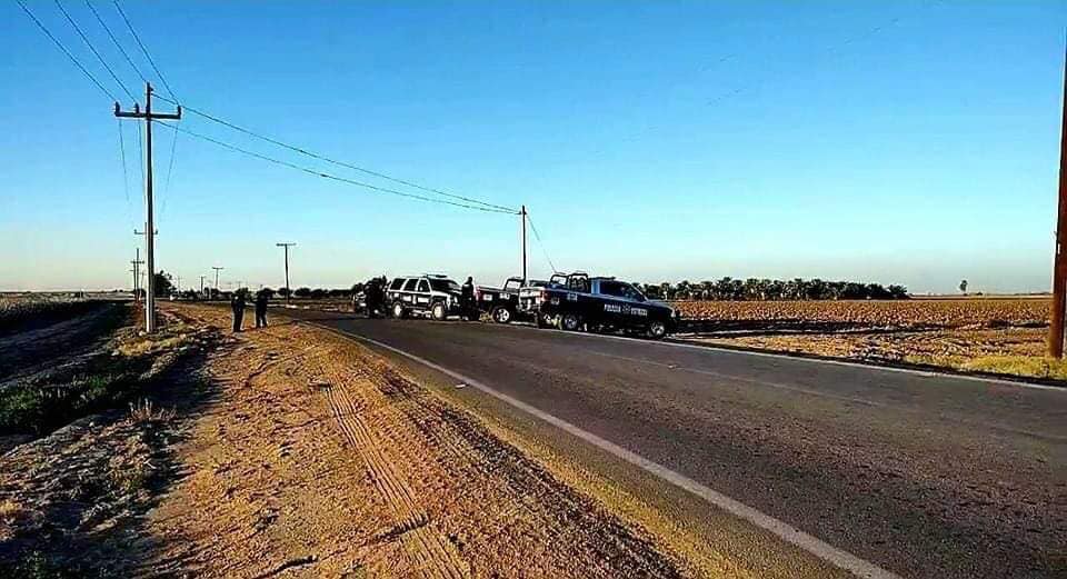 ¡Violencia imparable! Encuentran asesinado y semidesnudo a hombre sobre carretera en Sonora