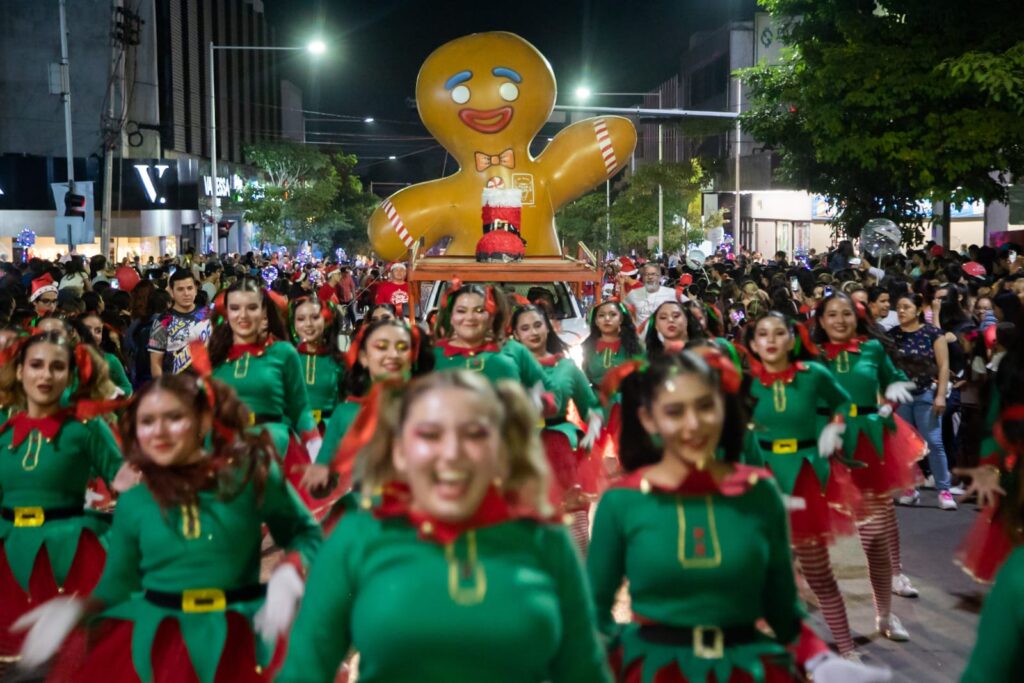 ¡Una noche llena de magia! Impresionante desfile navideño de Kuroda en Culiacán